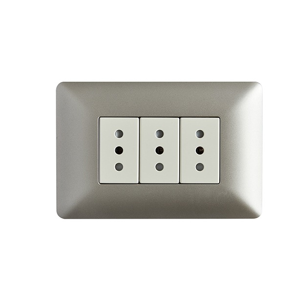 Enchufe Triple 10A 250V Champagne - Imagen 3